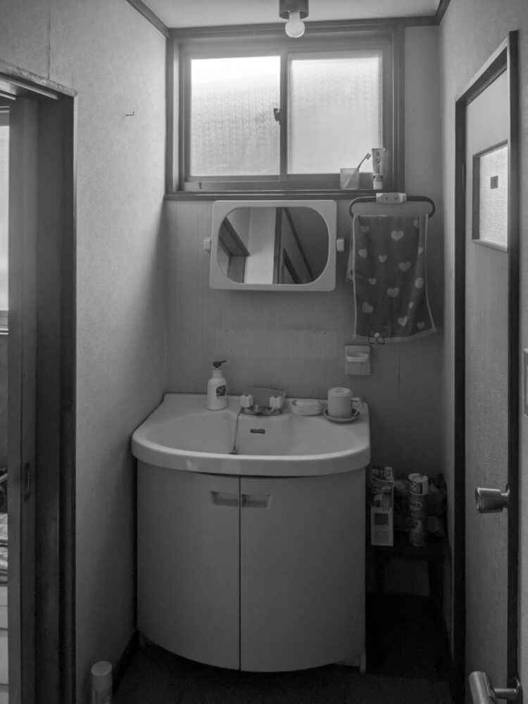 新潟市のリノベーション・大規模リフォームリサ 施工前洗面所